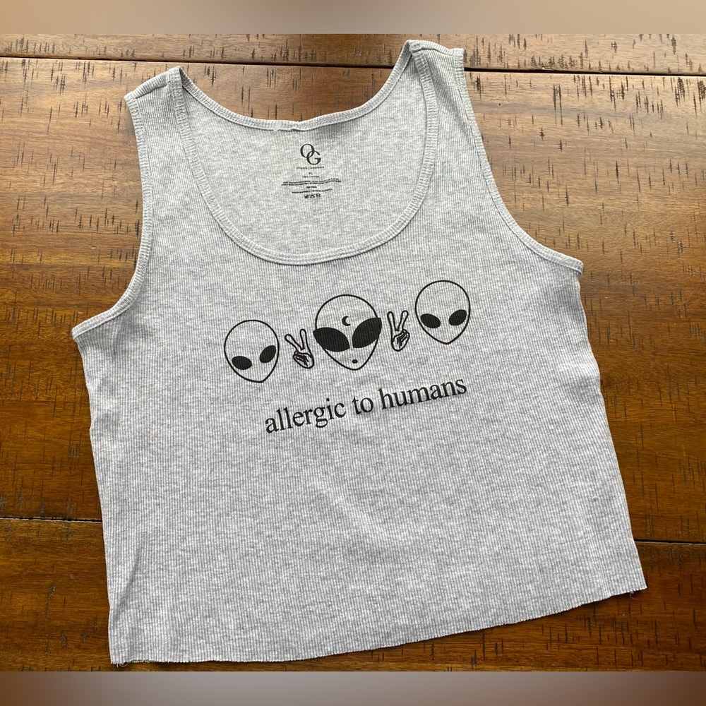 •NWOT•OG ‘Allergic To Humans’ Alien Graphic Raw Hem Cropped Ribbed Tank Top